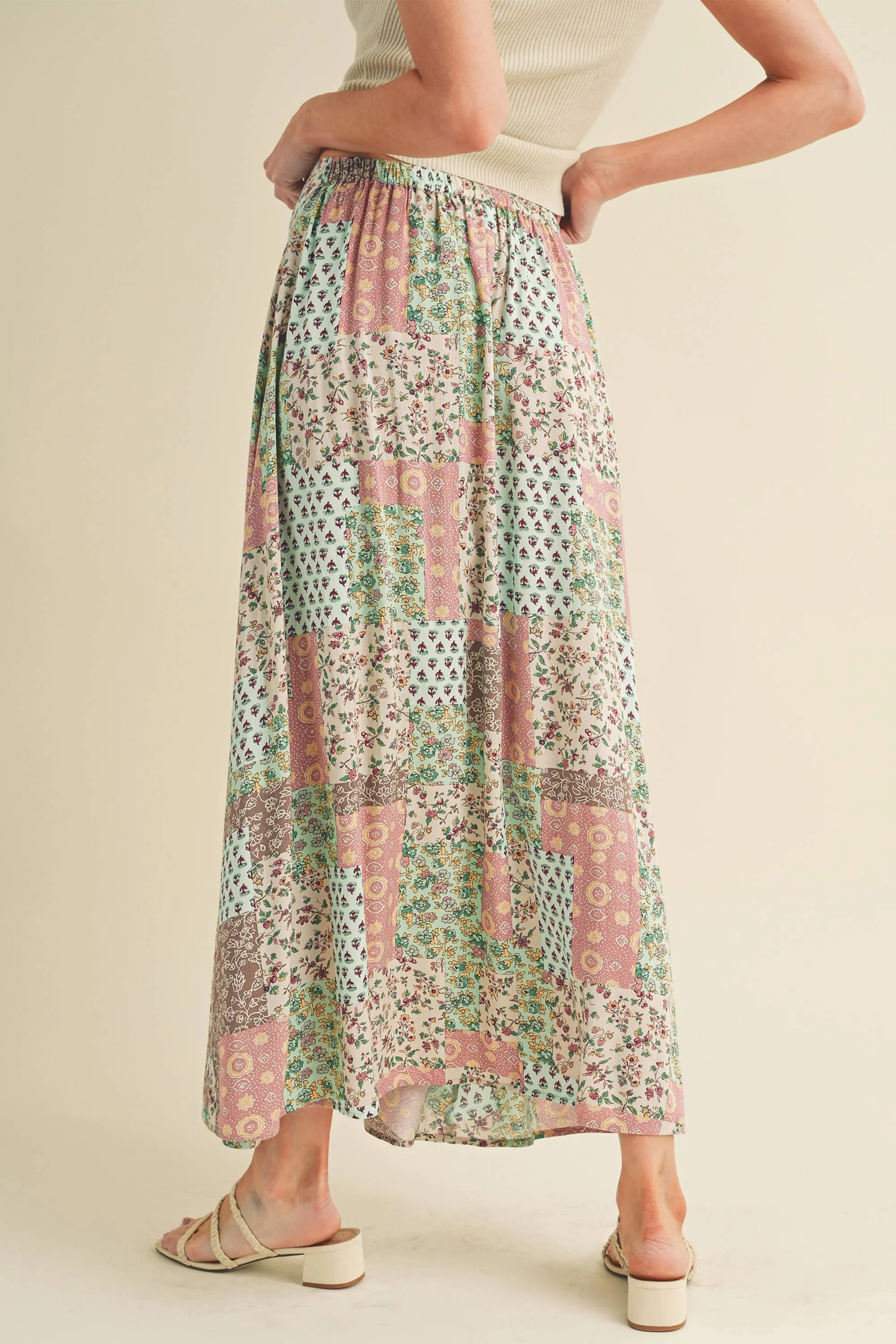 - 773DN CO   Skirt AEMI Print Helpful 6 Bradyn Versatile product line