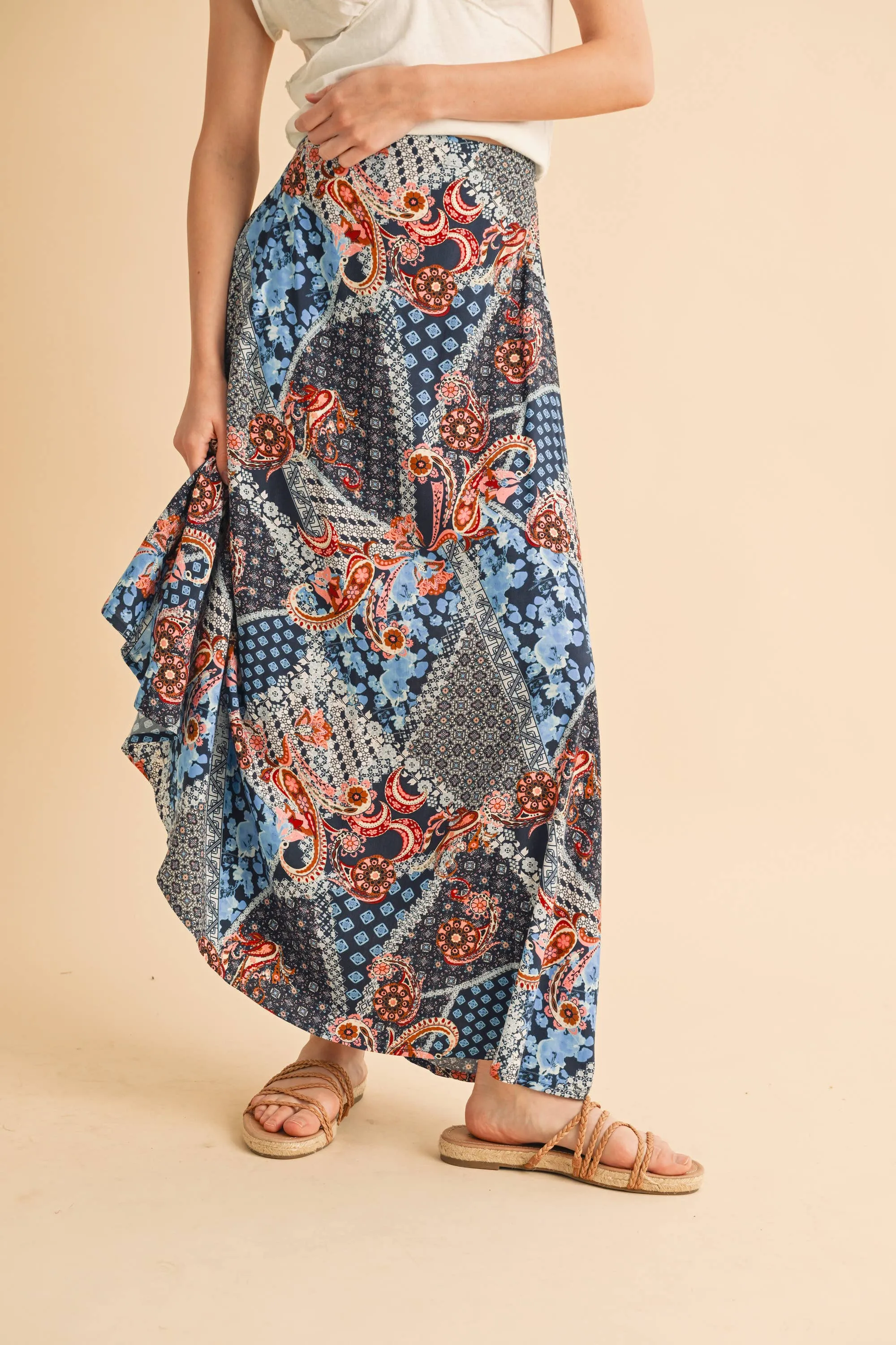 - 773DN CO   Skirt AEMI Print Helpful 6 Bradyn Versatile product line