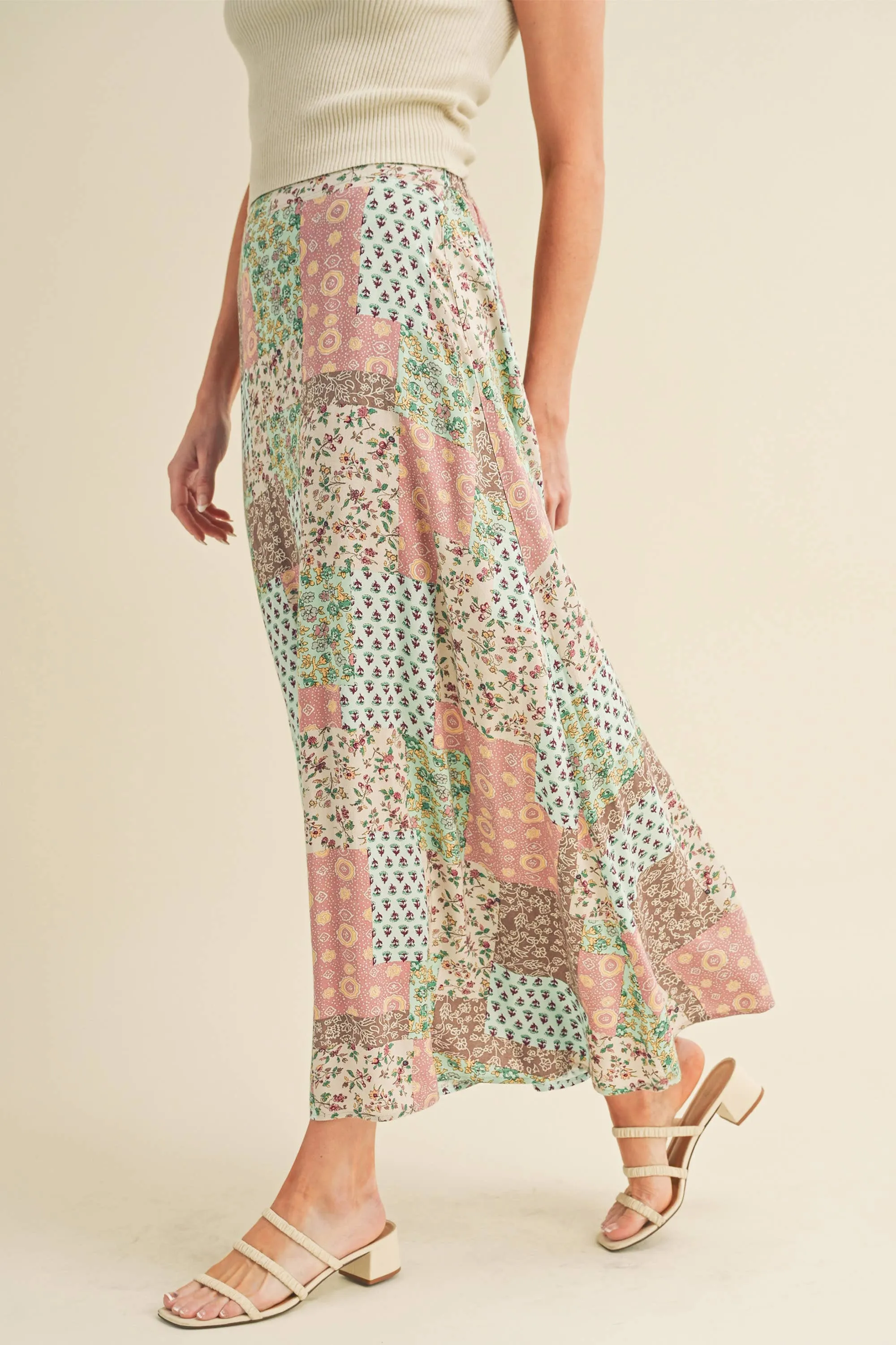 - 773DN CO   Skirt AEMI Print Helpful 6 Bradyn Versatile product line