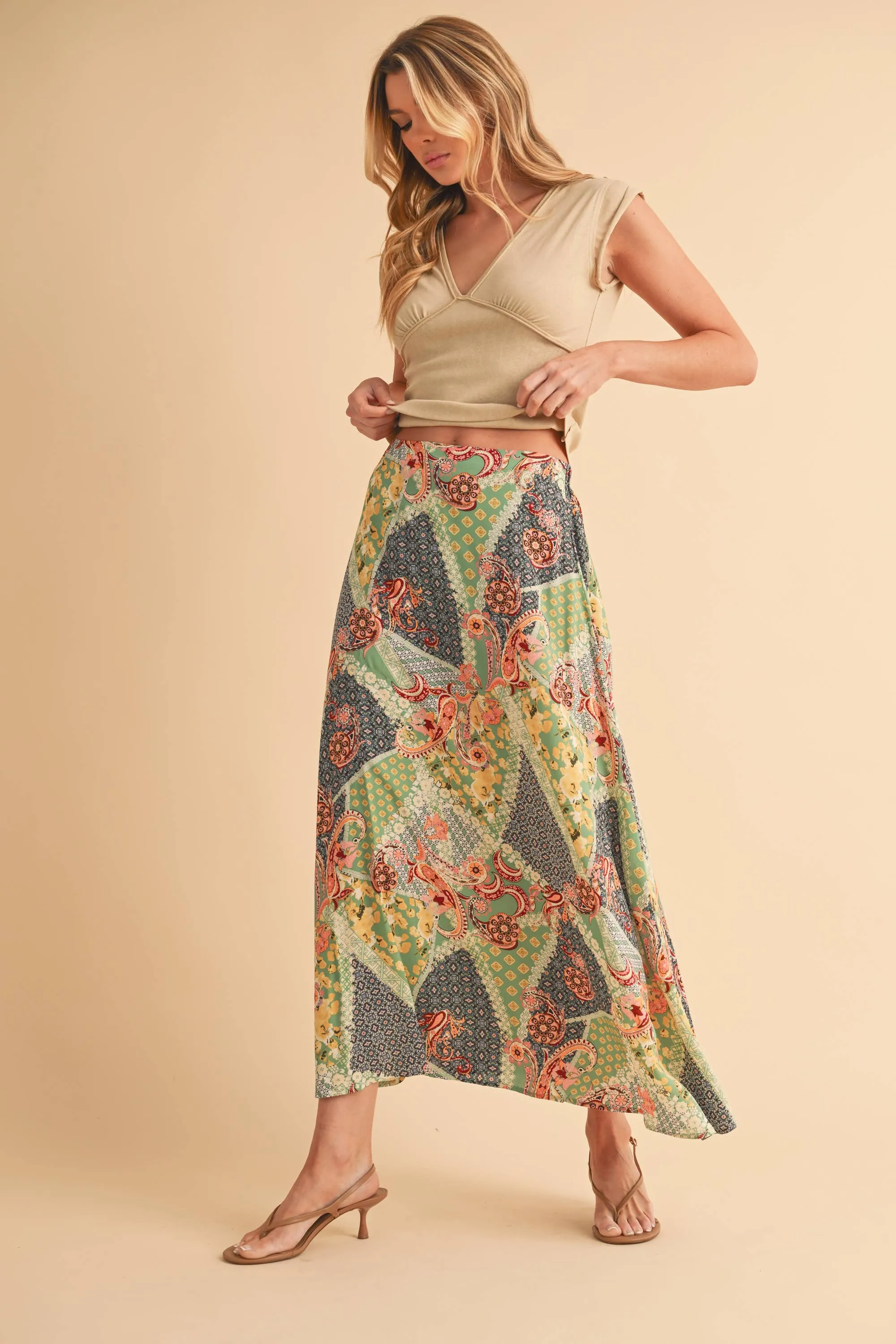 - 773DN CO   Skirt AEMI Print Helpful 6 Bradyn Versatile product line