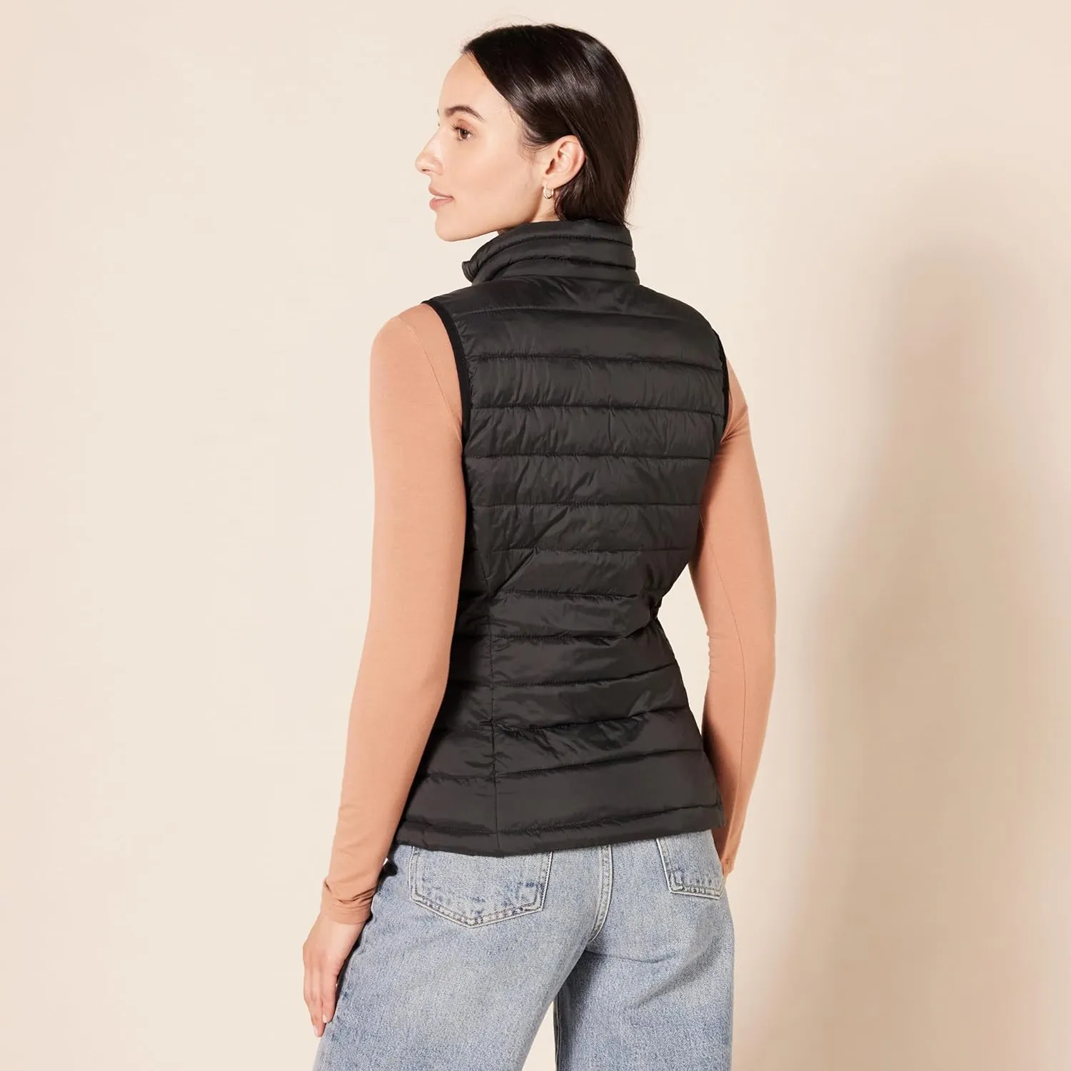 Amazon Essentials Women's Lightweight Water-Resistant Packable Puffer Vest