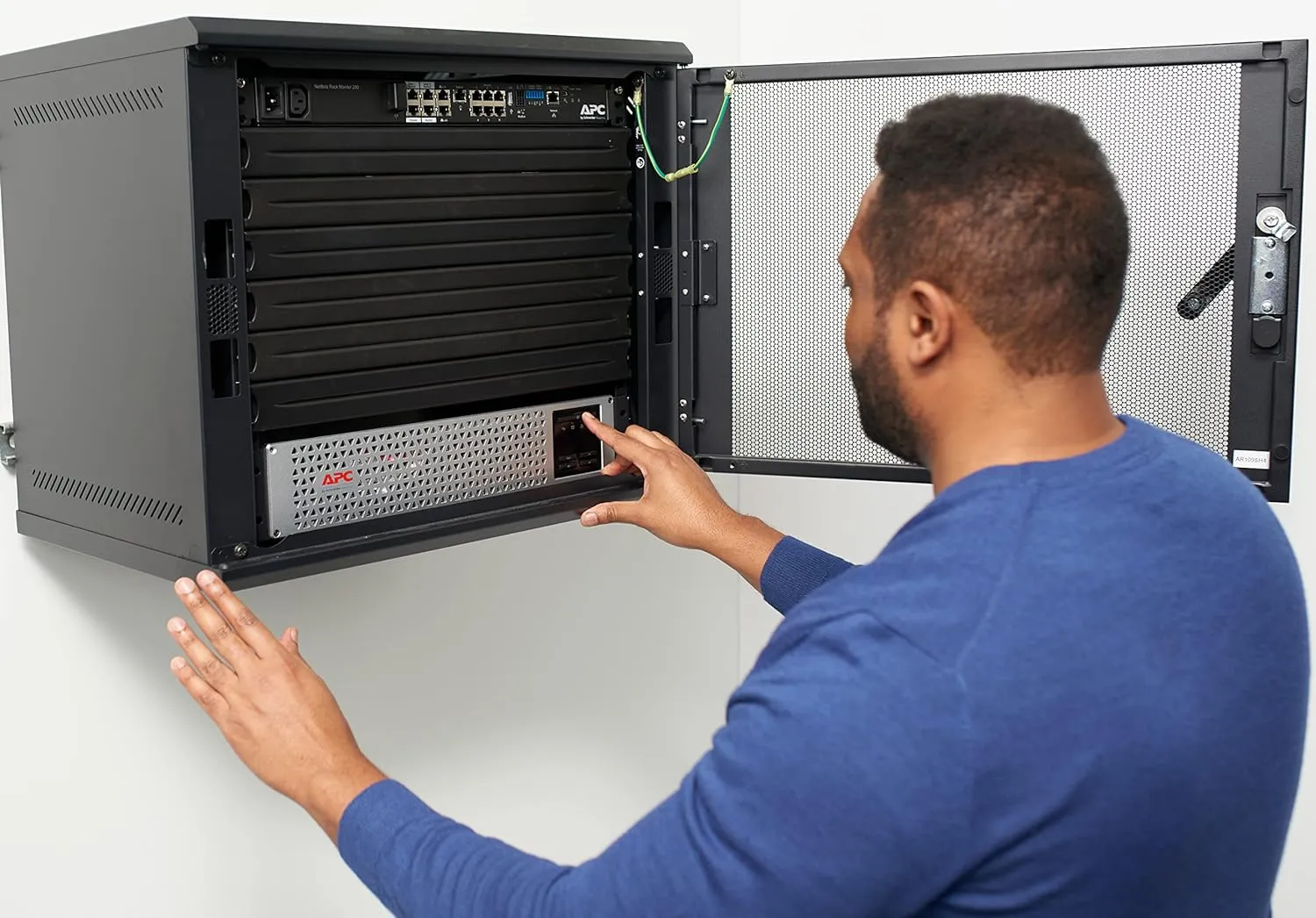 APC Smart-UPS 1000VA Lithium Ion UPS with SmartConnect, SMTL1000RM2UC, Pure Sine Wave, Short-Depth 120V Uninterruptible Power Supply