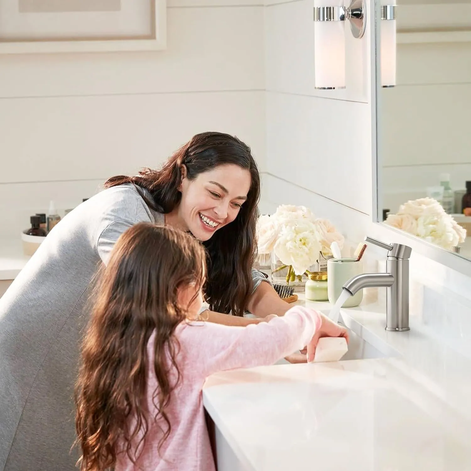 Brushed Nickel Bathroom Faucet Single Handle Bathroom Vanity Sink Faucet with Pop-up Drain, Rv Lavatory Vessel Faucet Basin Mixer Tap with Deck Plate