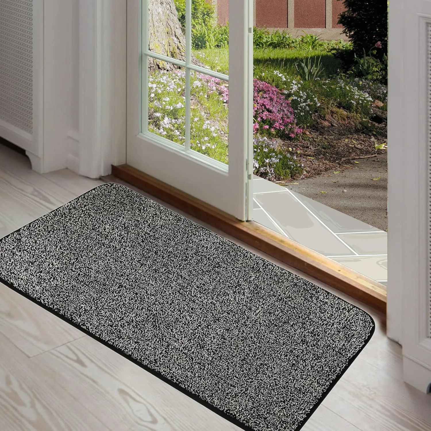 ITSOFT Dirt Trapper Indoor Door Mat & Entrance Rug For Wet Muddy Shoes and Pet Paws, Non-Slip Machine Washable, Shoe Scraper, Absorbent Welcome Dog Mat for Front Door, Entry Way (30x18, Black & White)