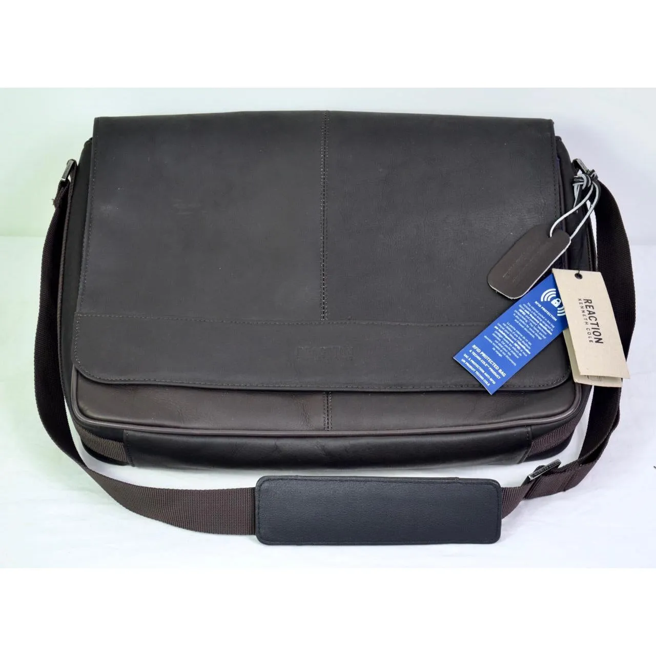 Kenneth Cole Reaction  Leather Messenger Bag Black