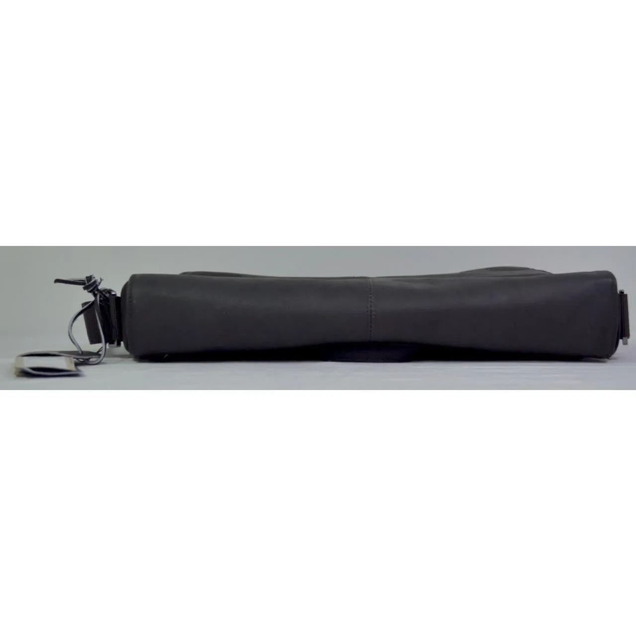 Kenneth Cole Reaction  Leather Messenger Bag Black