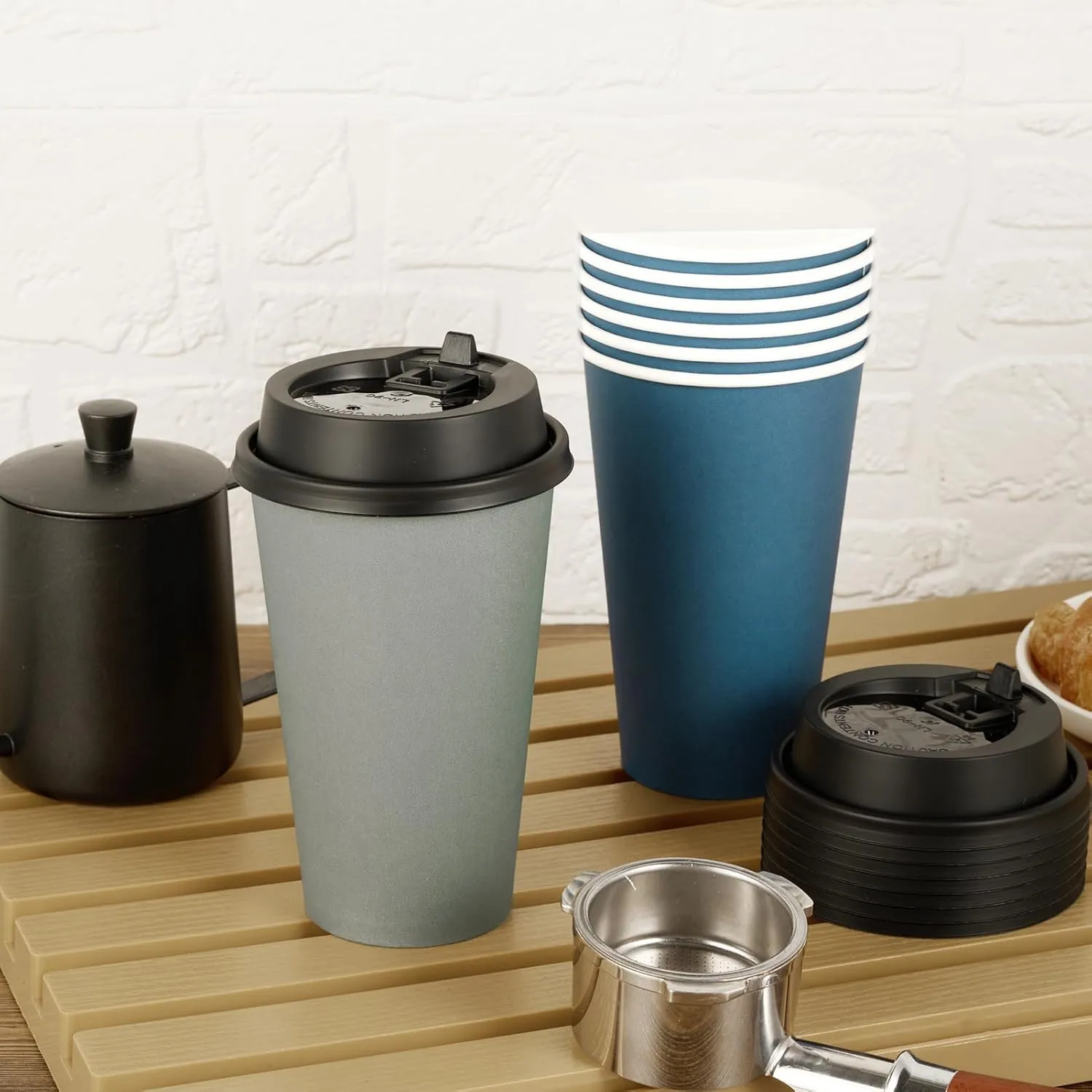 LITOPAK 100 Pack 16 oz Disposable Paper Coffee Cups with Lids for Coffee, Water, Juice, or Tea, Blue and Gray Hot Paper Cups for Home, Restaurant, Store, and Cafe