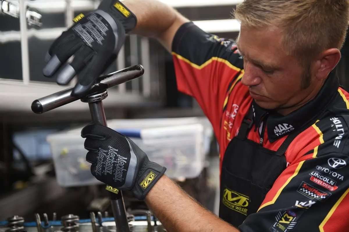 Mechanix Wear: FastFit Work Glove with Elastic Cuff for Secure Fit, Performance Gloves for Multi-Purpose Use, Touchscreen Capable Safety Gloves for Men (Black, X-Large)