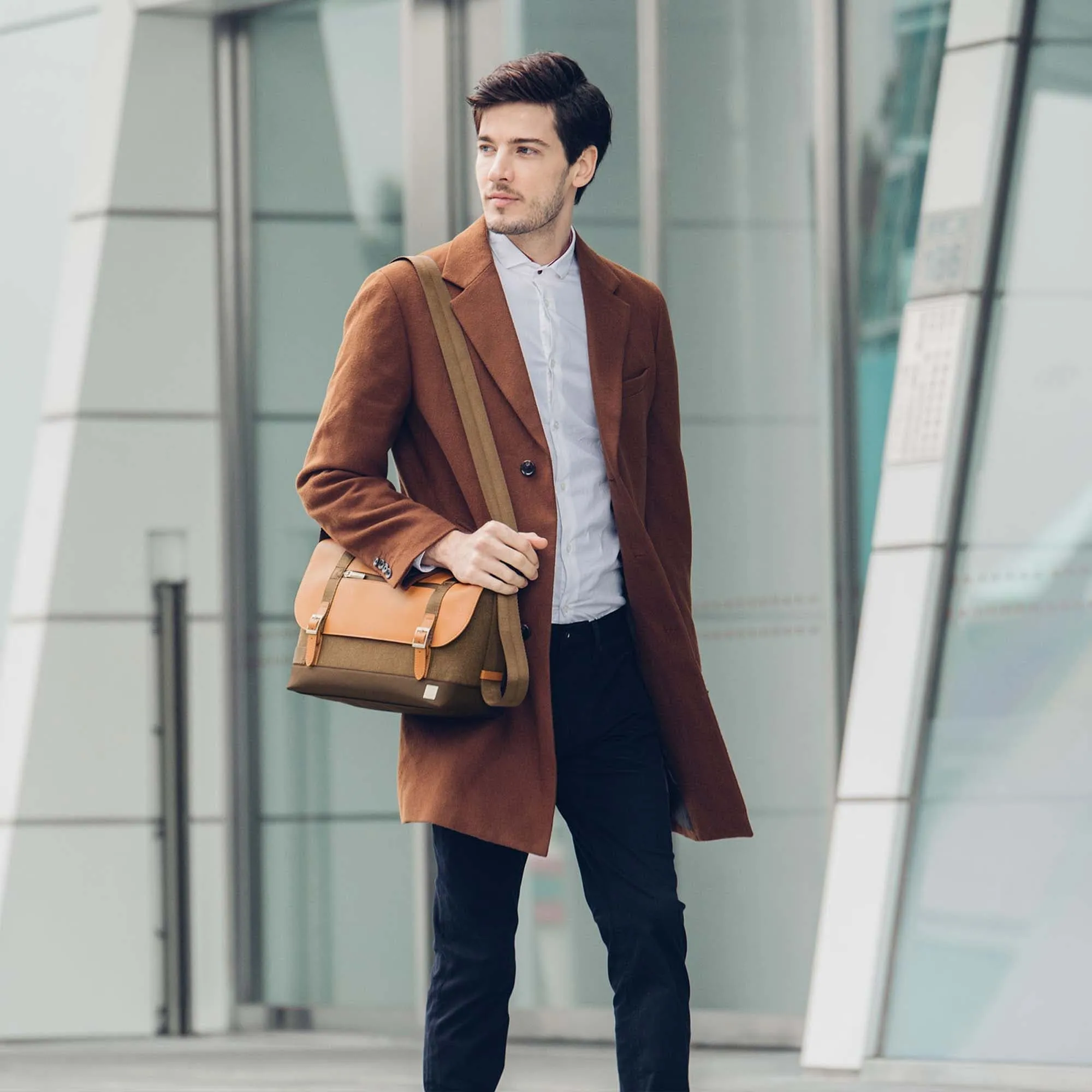 Moshi Carta Compact Messenger Bag