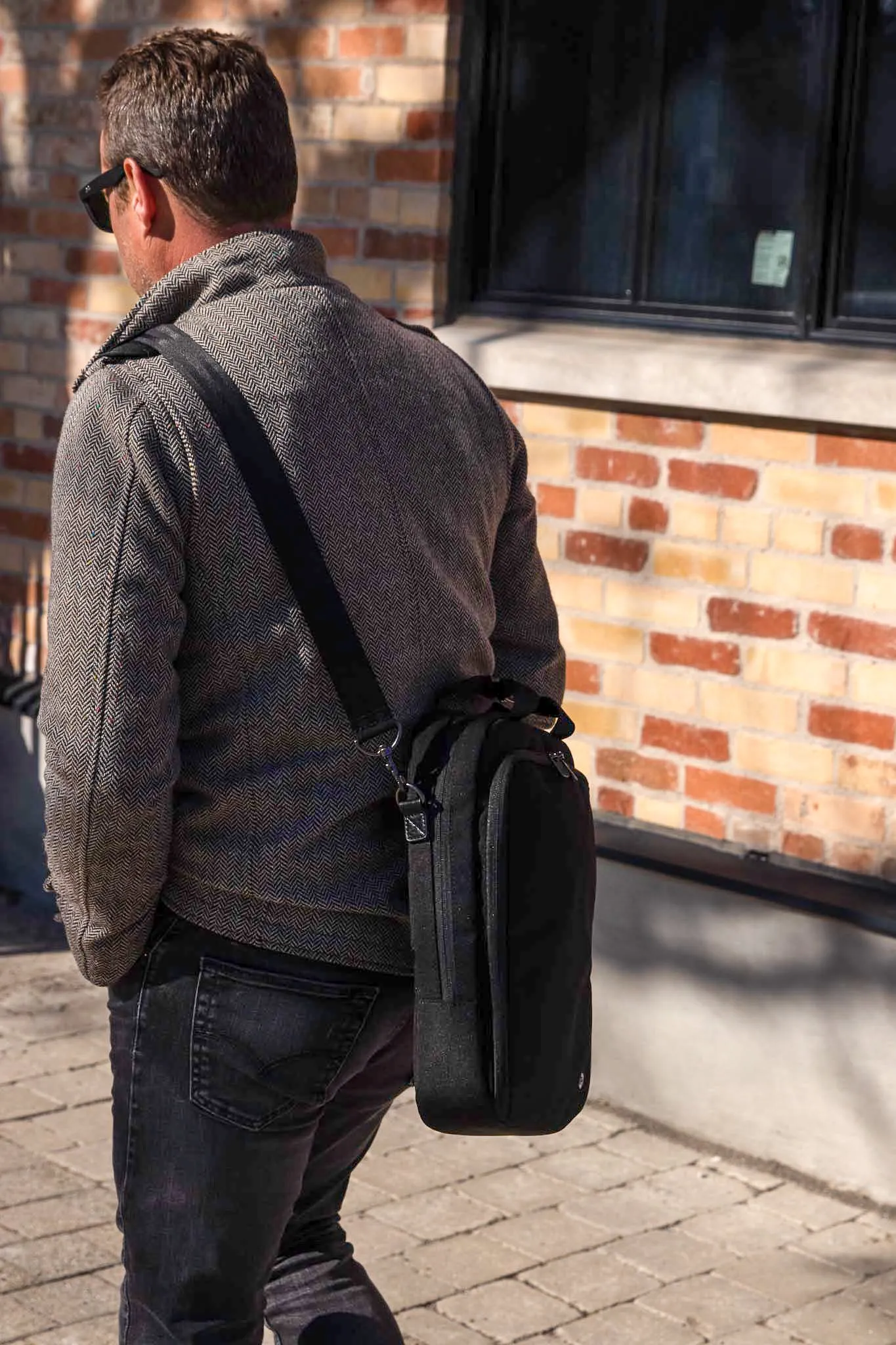 PKG Riverdale 11L Messenger Bag