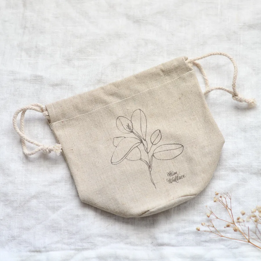 Waterproof linen pouch for takeaway cups